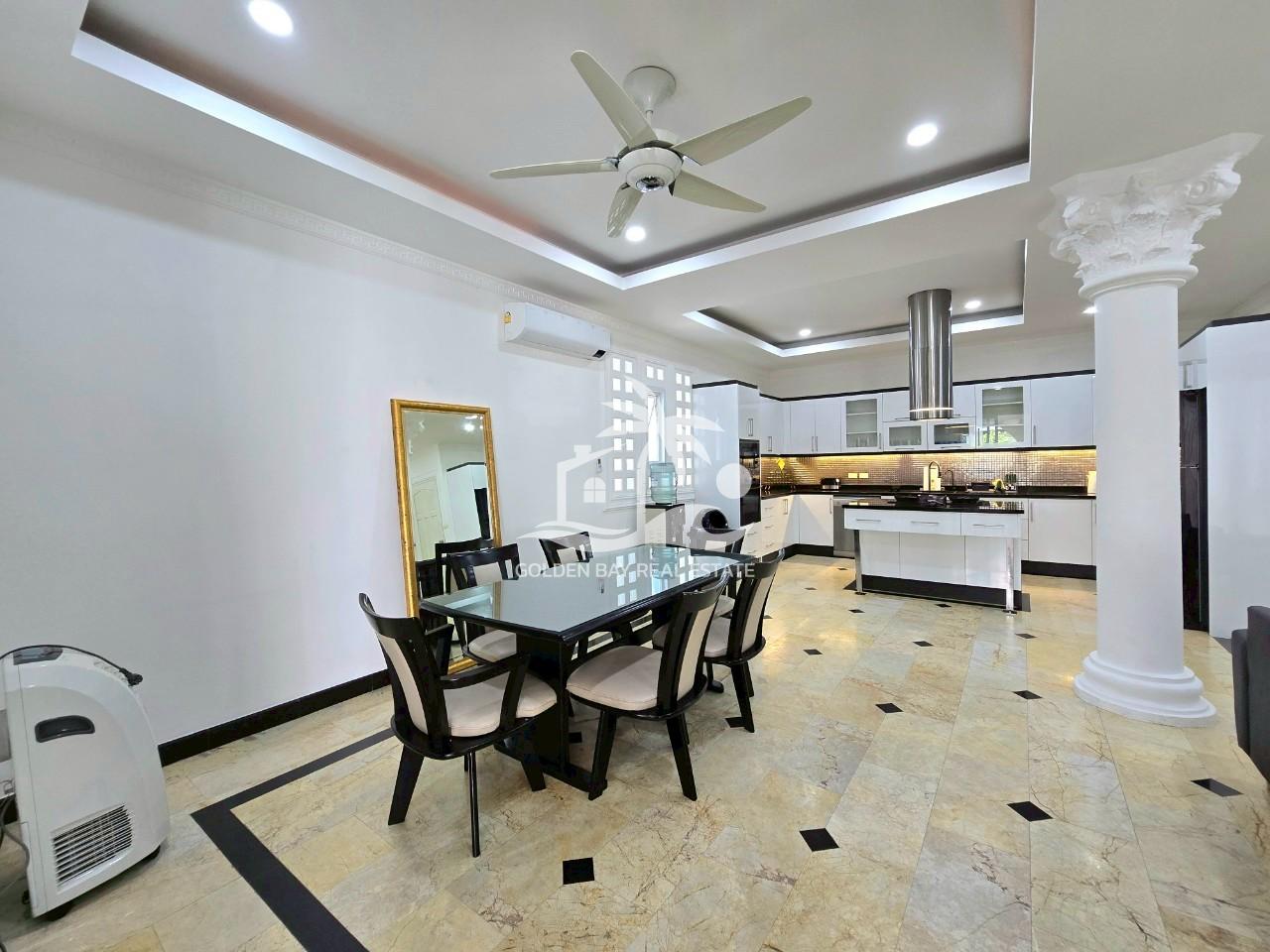 1 (46) Jomtien Palace – Jomtien