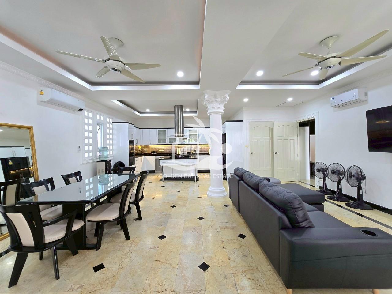 1 (48) Jomtien Palace – Jomtien