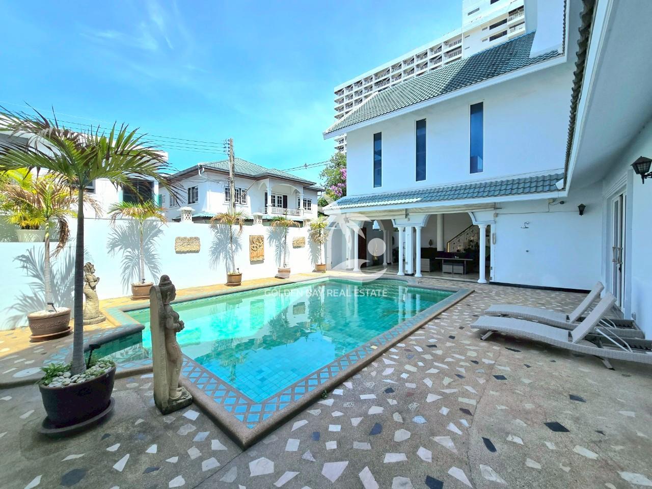 1 (51) Jomtien Palace – Jomtien