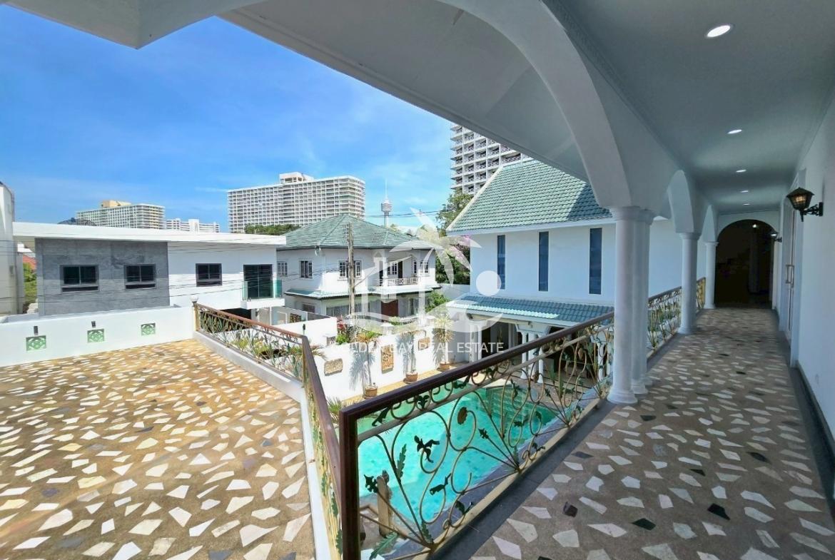 Jomtien Palace – Jomtien