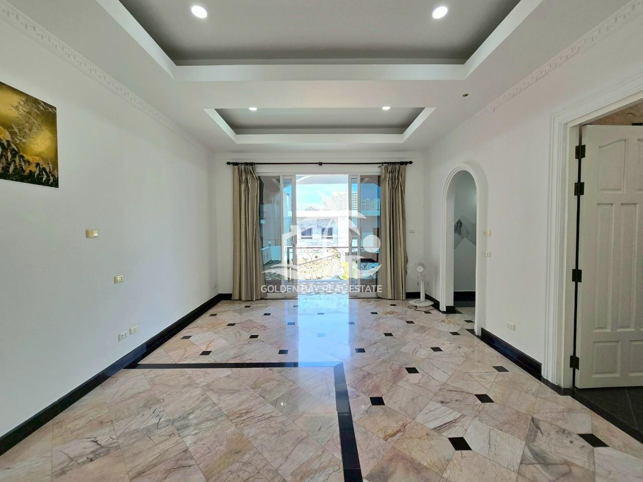 1 (7) Jomtien Palace – Jomtien