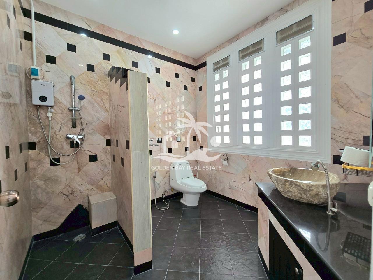1 (8) Jomtien Palace – Jomtien