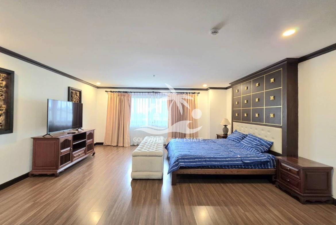 Nirvana Place – Pratumnak Hill