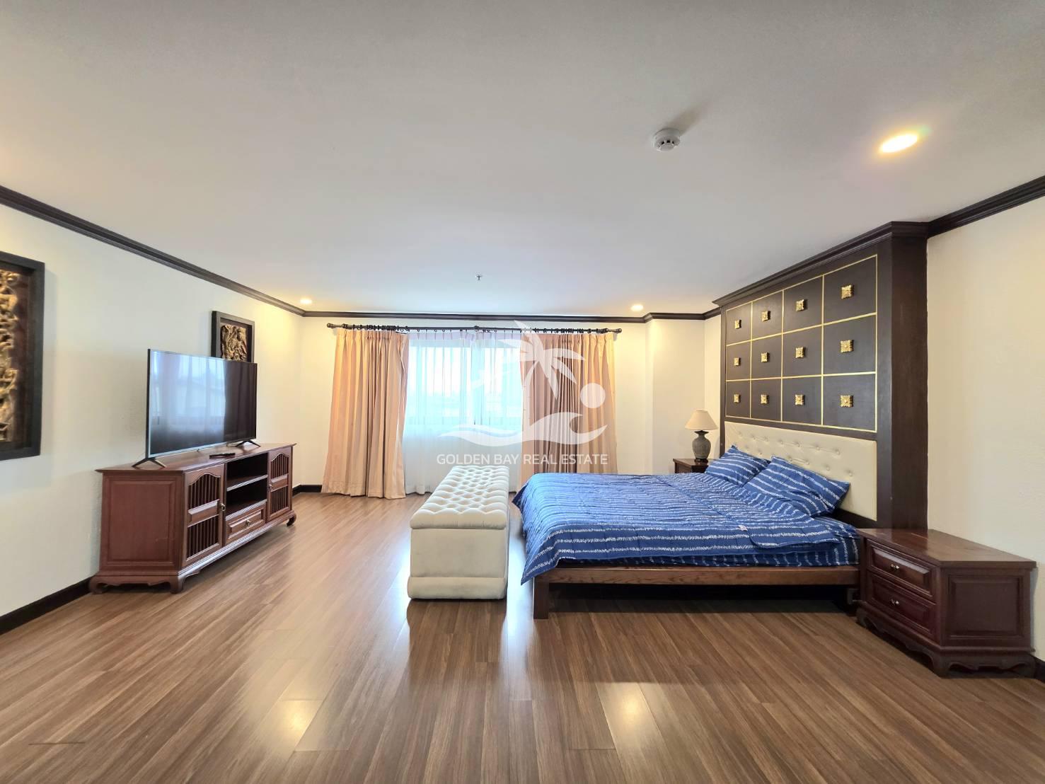 Nirvana Place – Pratumnak Hill