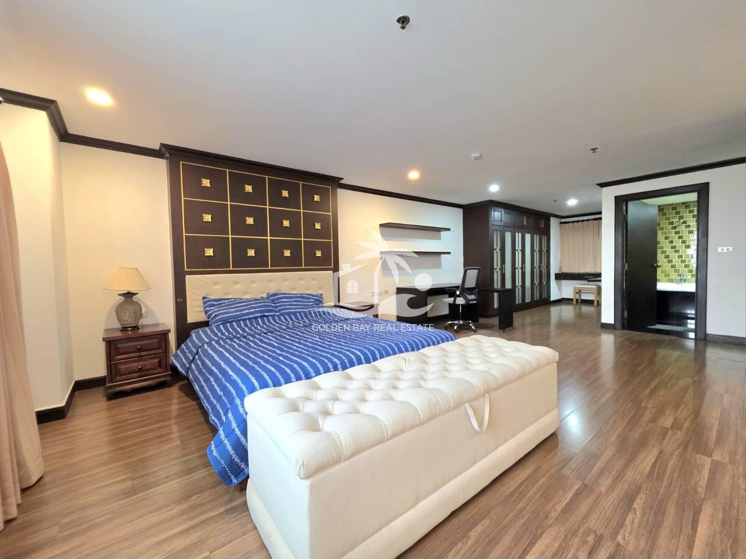 Nirvana Place – Pratumnak Hill