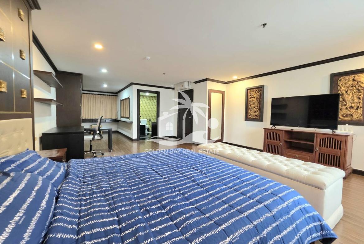 Nirvana Place – Pratumnak Hill
