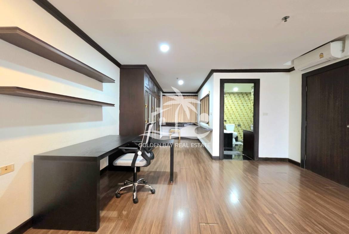Nirvana Place – Pratumnak Hill