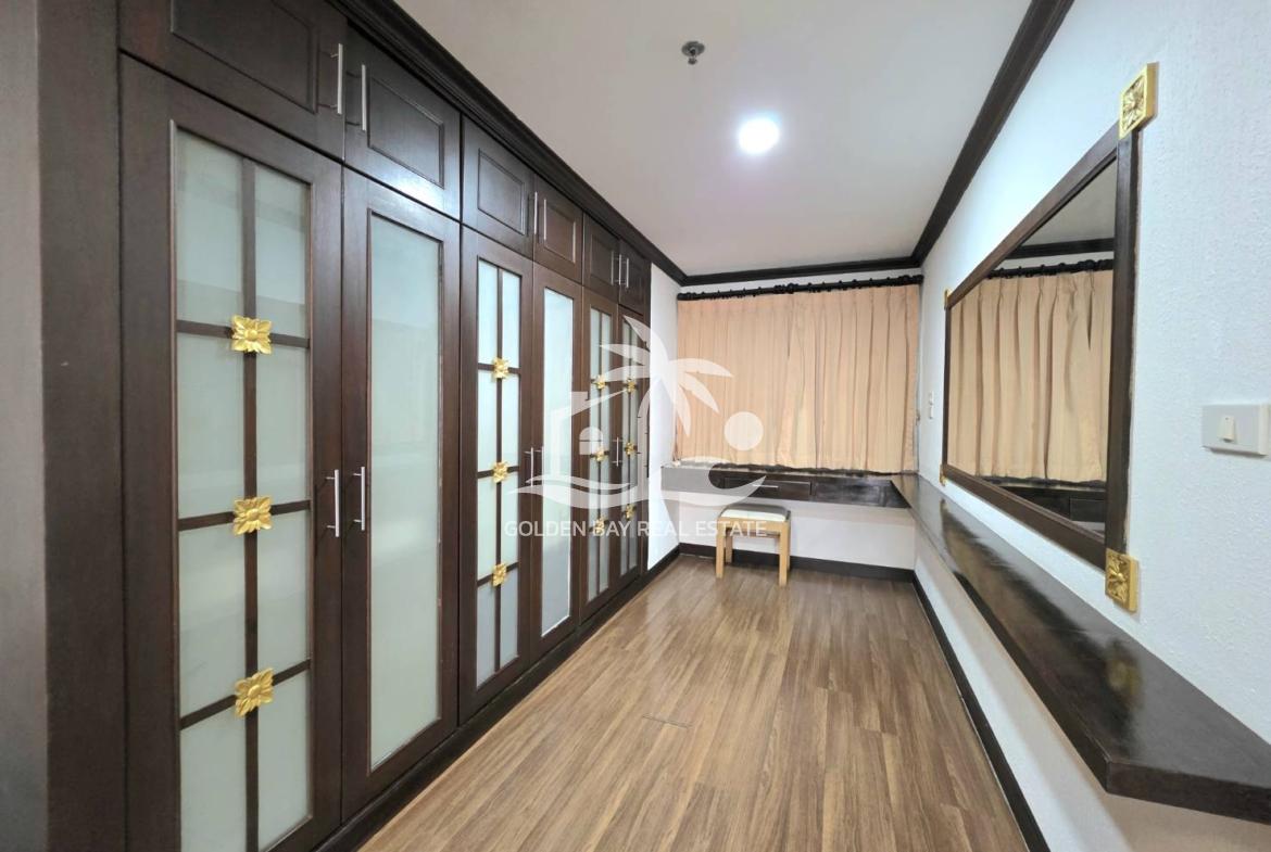 Nirvana Place – Pratumnak Hill