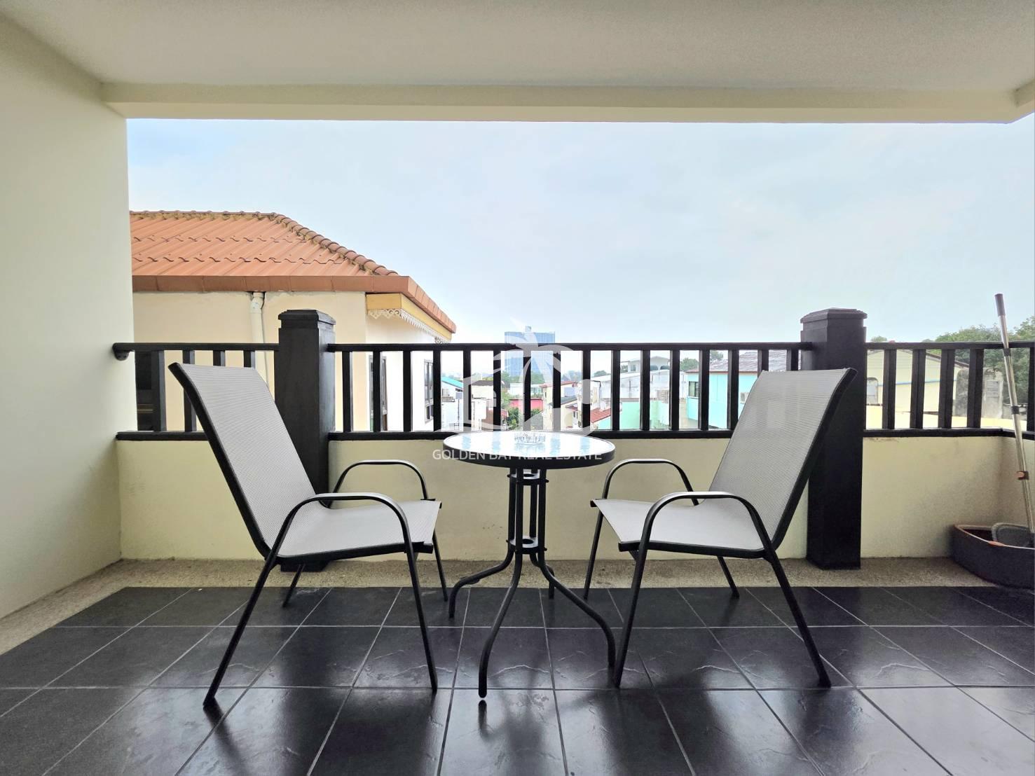 Nirvana Place – Pratumnak Hill