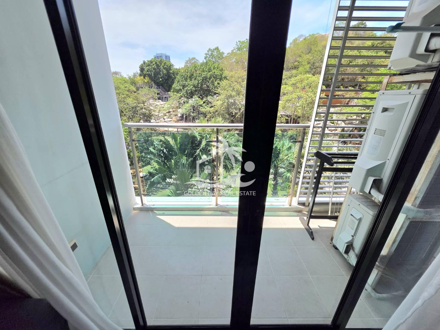 The Axis Condominium – Pratumnak Hill