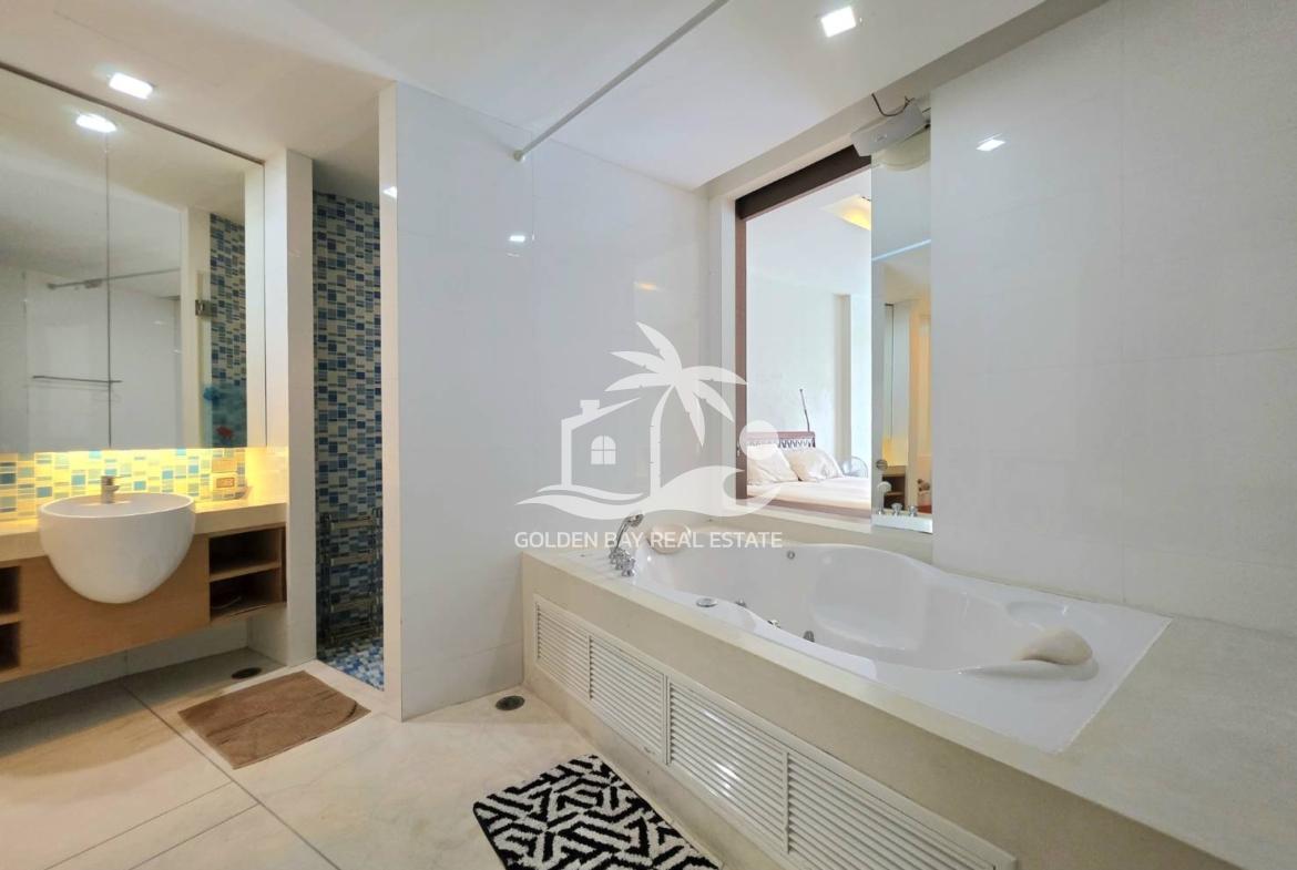 Ananya Beachfront Condominium – Wongamat
