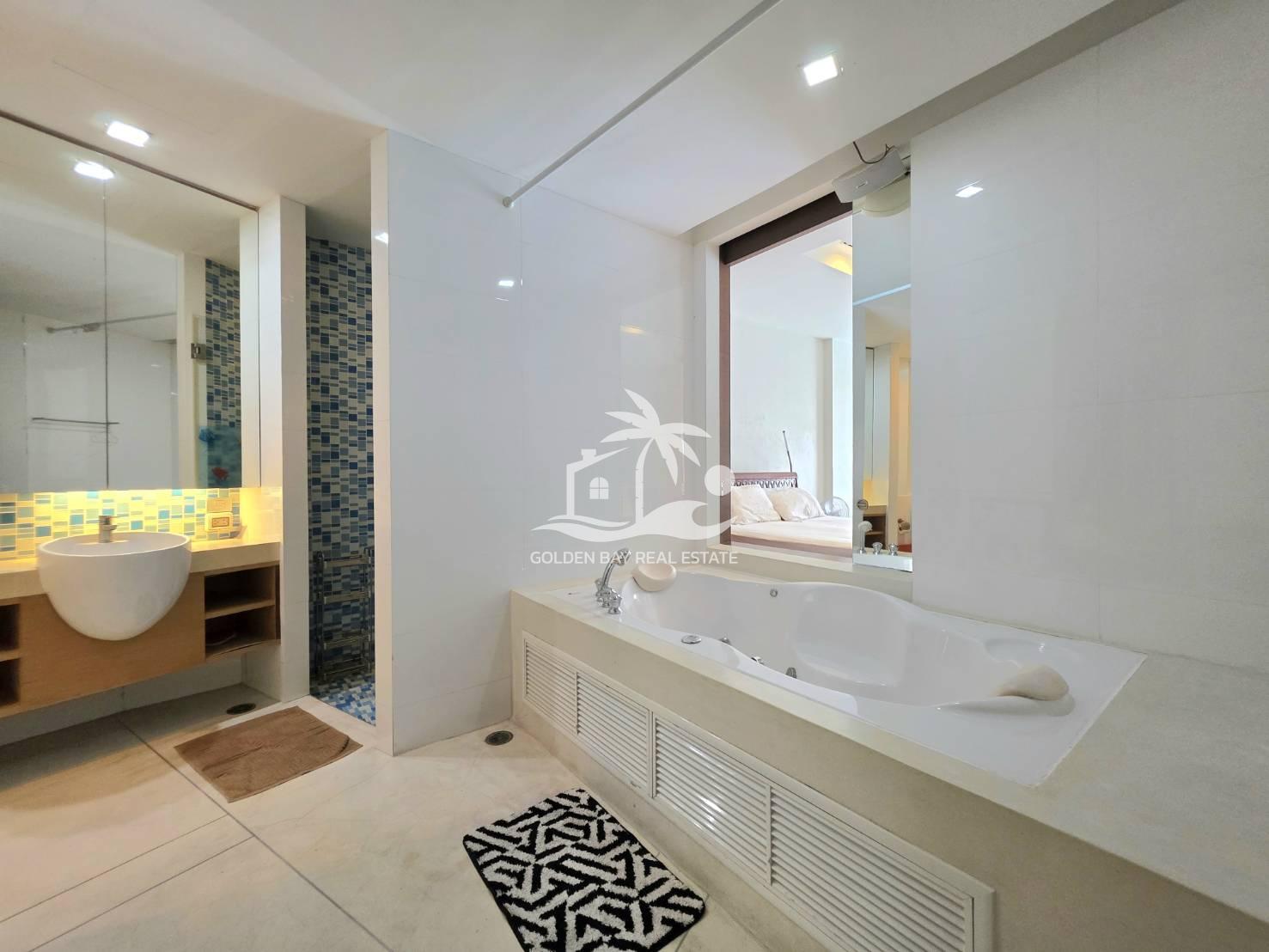 Ananya Beachfront Condominium – Wongamat