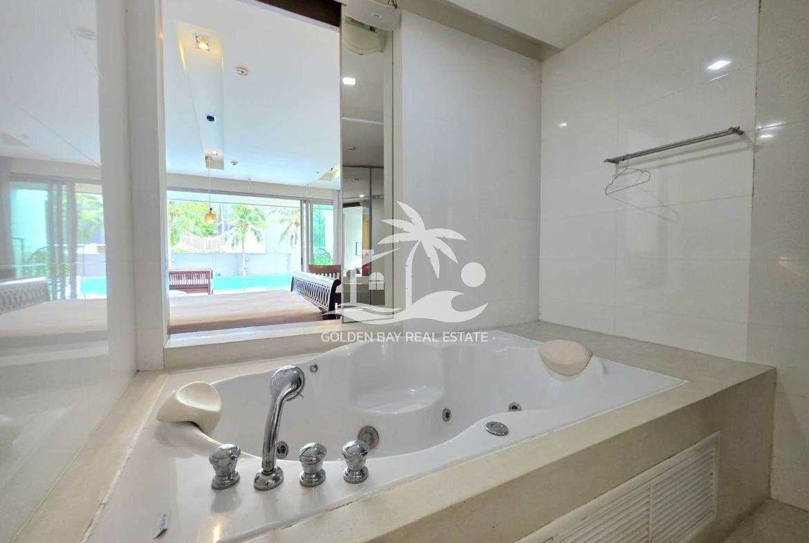 Ananya Beachfront Condominium – Wongamat