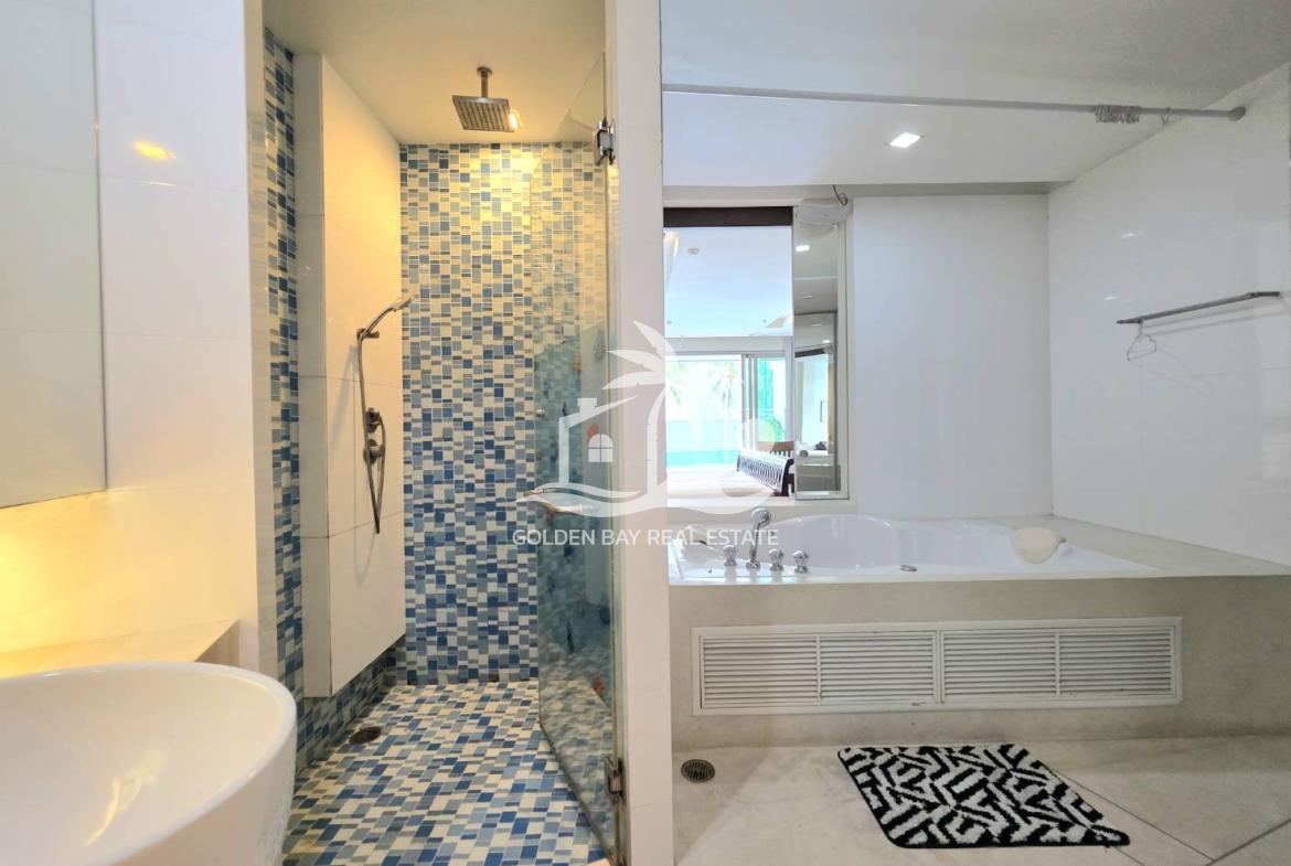Ananya Beachfront Condominium – Wongamat