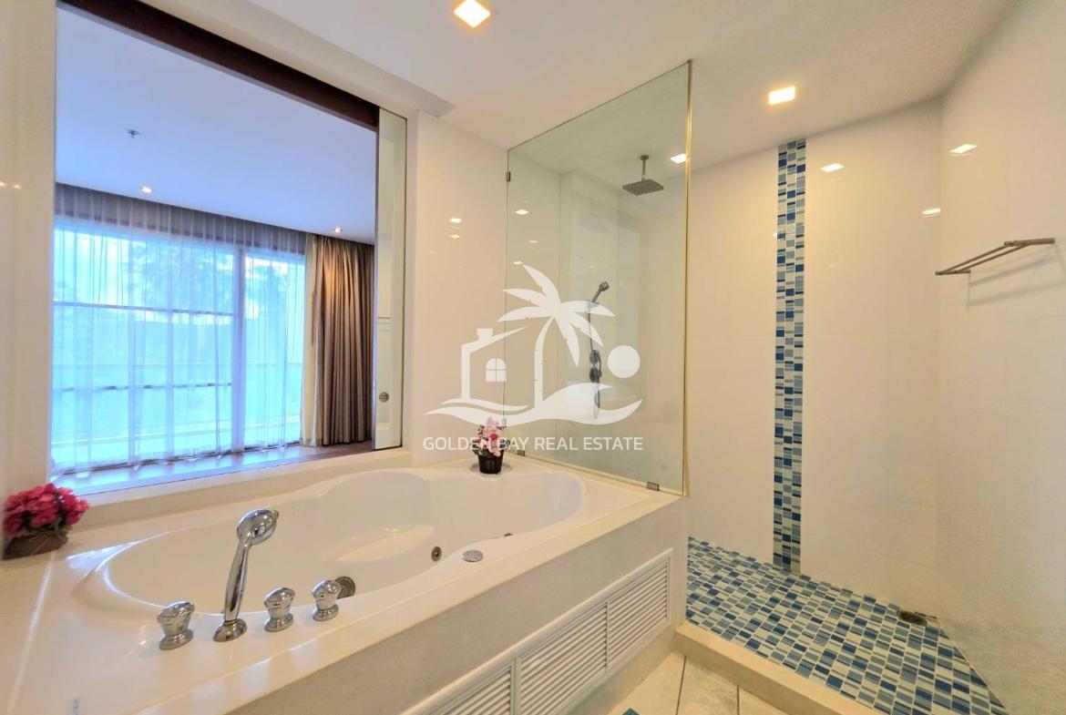 Ananya Beachfront Condominium – Wongamat