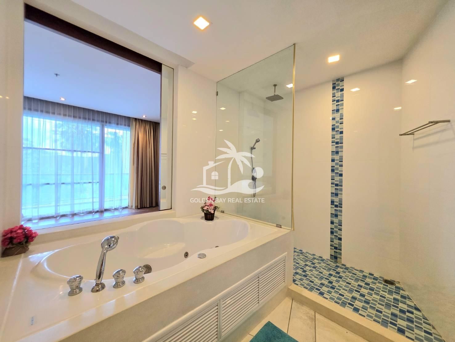 Ananya Beachfront Condominium – Wongamat