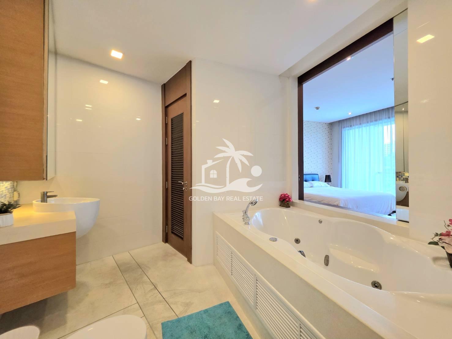 Ananya Beachfront Condominium – Wongamat