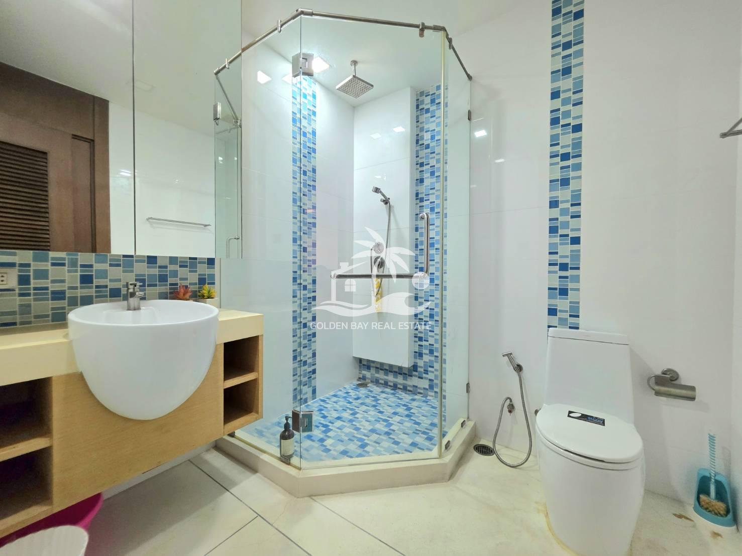 Ananya Beachfront Condominium – Wongamat