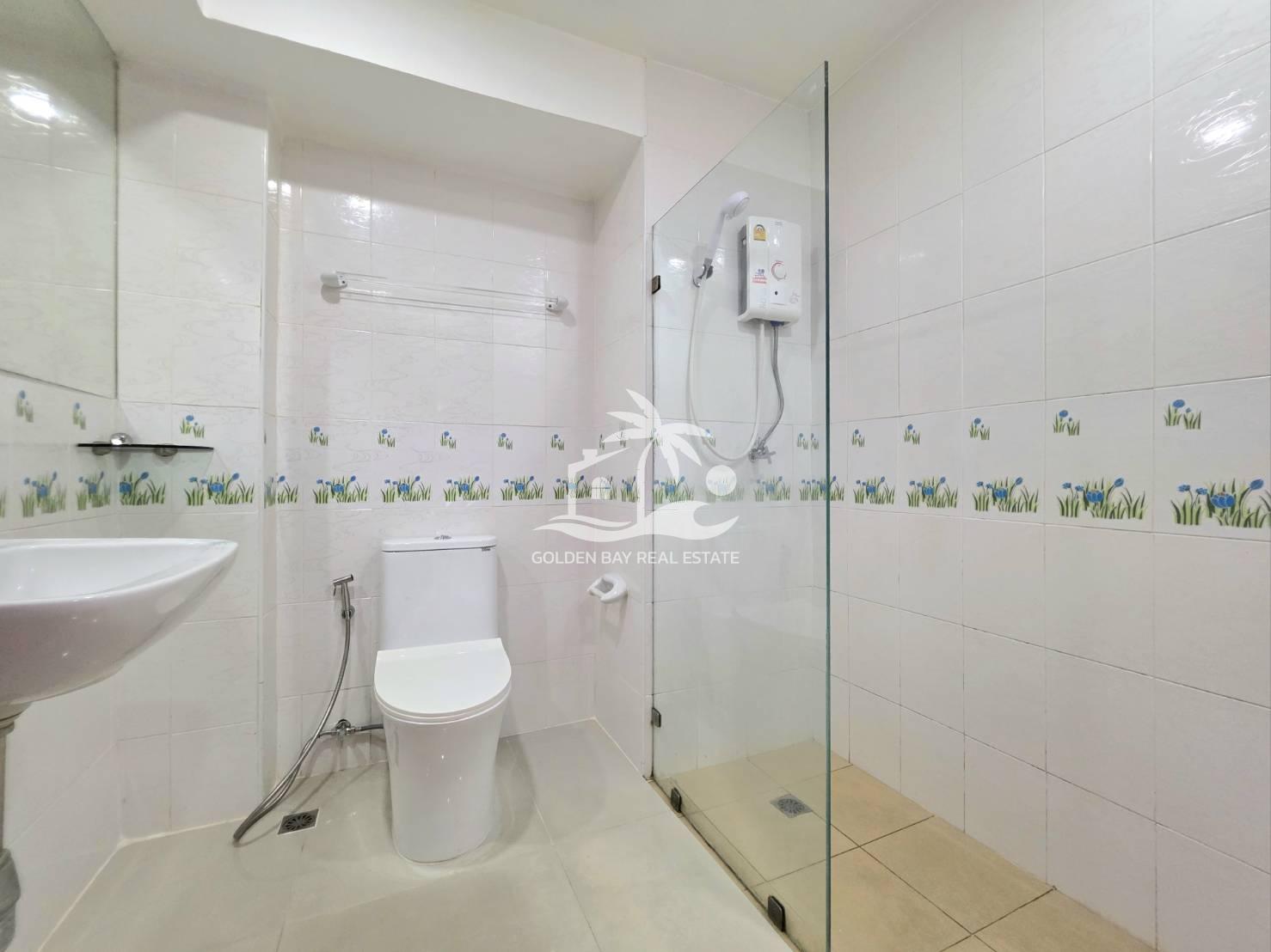Sombat Pattaya Condotel – Pratumnak Hill