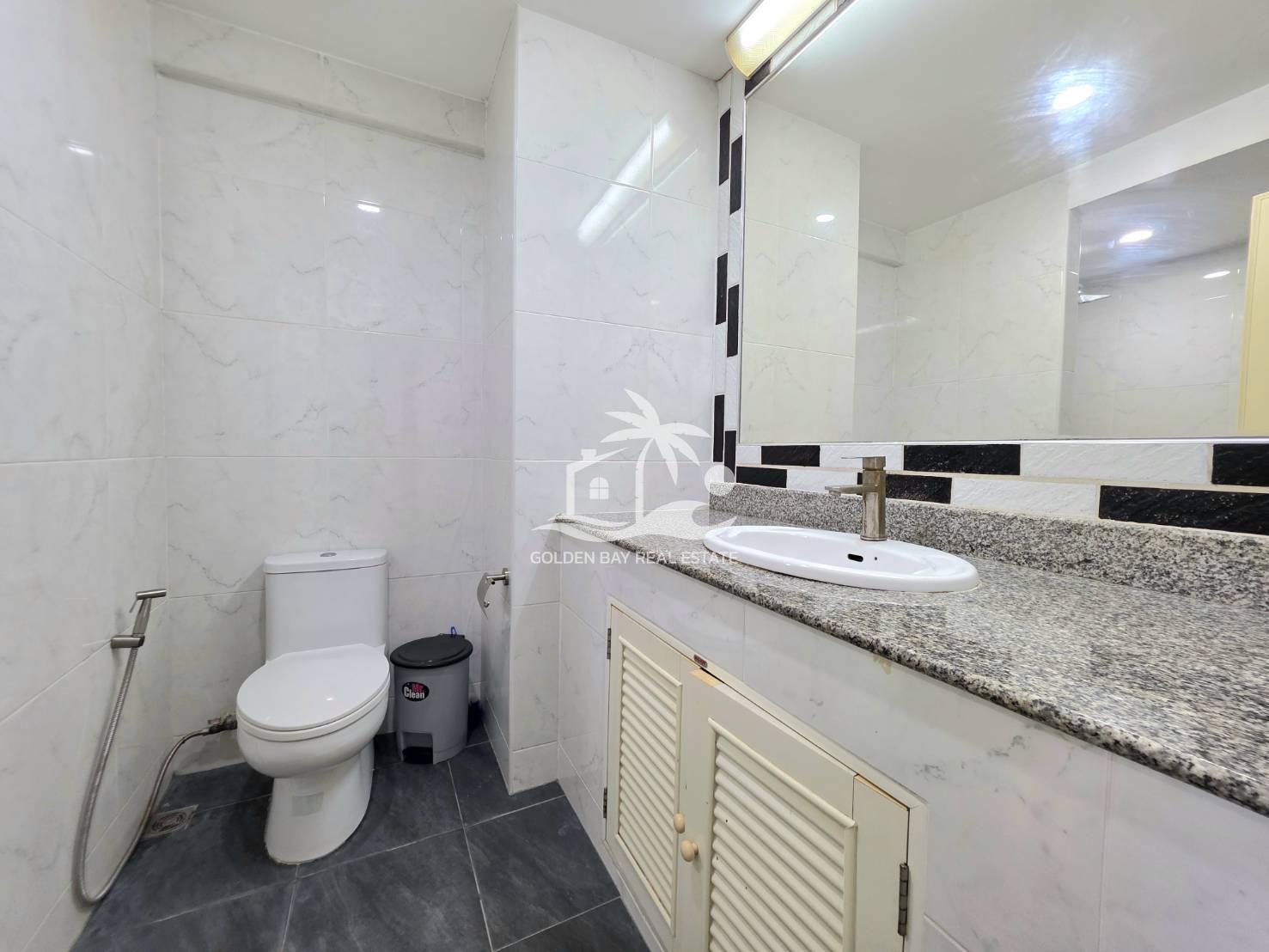 1672663_0 Sombat Pattaya Condotel – Pratumnak Hill