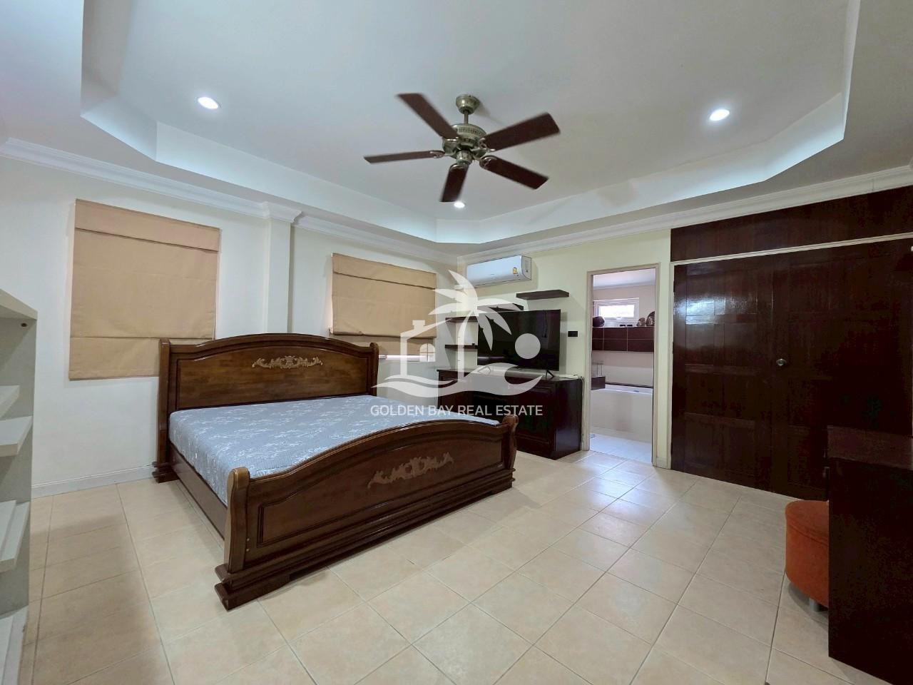 LINE_ALBUM_23052025_250523_14 Private House in Soi Thepnimit – East Pattaya