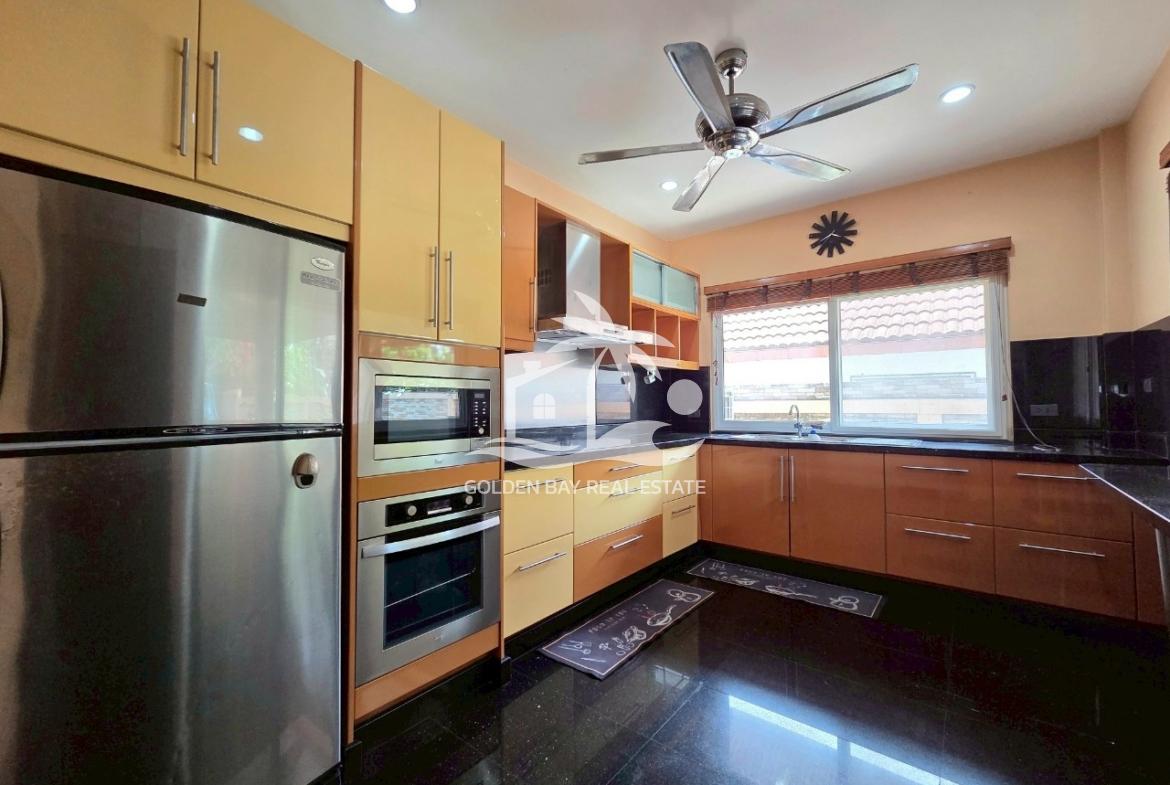 Private House in Soi Thepnimit – East Pattaya