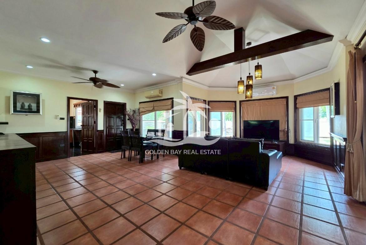 Private House in Soi Thepnimit – East Pattaya