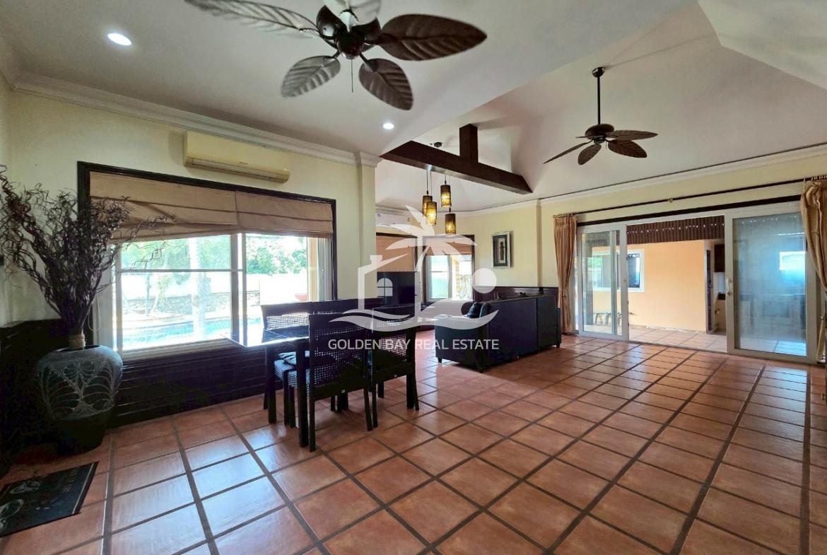 Private House in Soi Thepnimit – East Pattaya