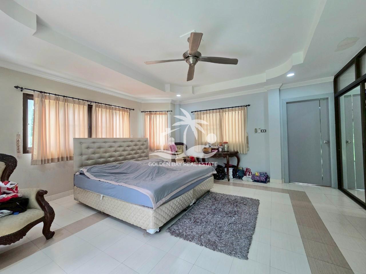 LINE_ALBUM_24052025_250524_15 Private House in Pong – East Pattaya