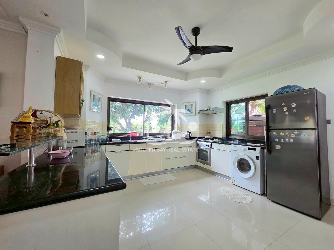 LINE_ALBUM_24052025_250524_20 Private House in Pong – East Pattaya