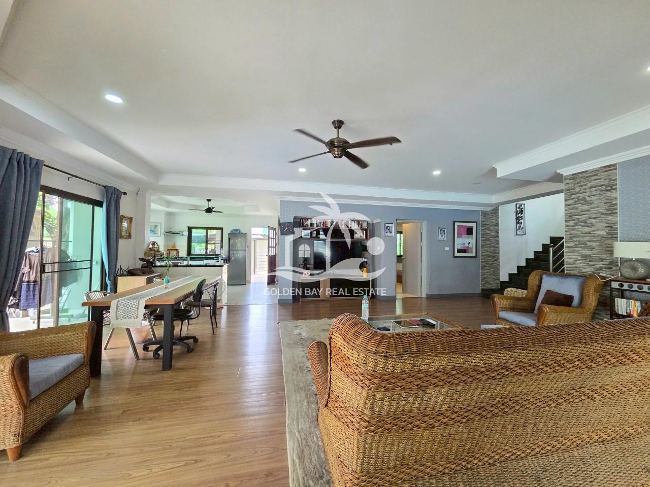 LINE_ALBUM_24052025_250524_24 Private House in Pong – East Pattaya