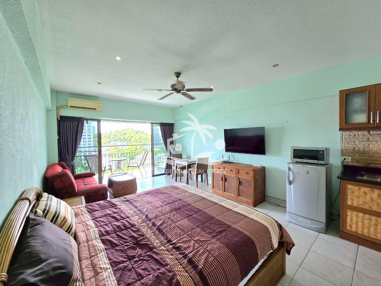1 (12) Sombat Pattaya Condotel – Pratumnak Hill