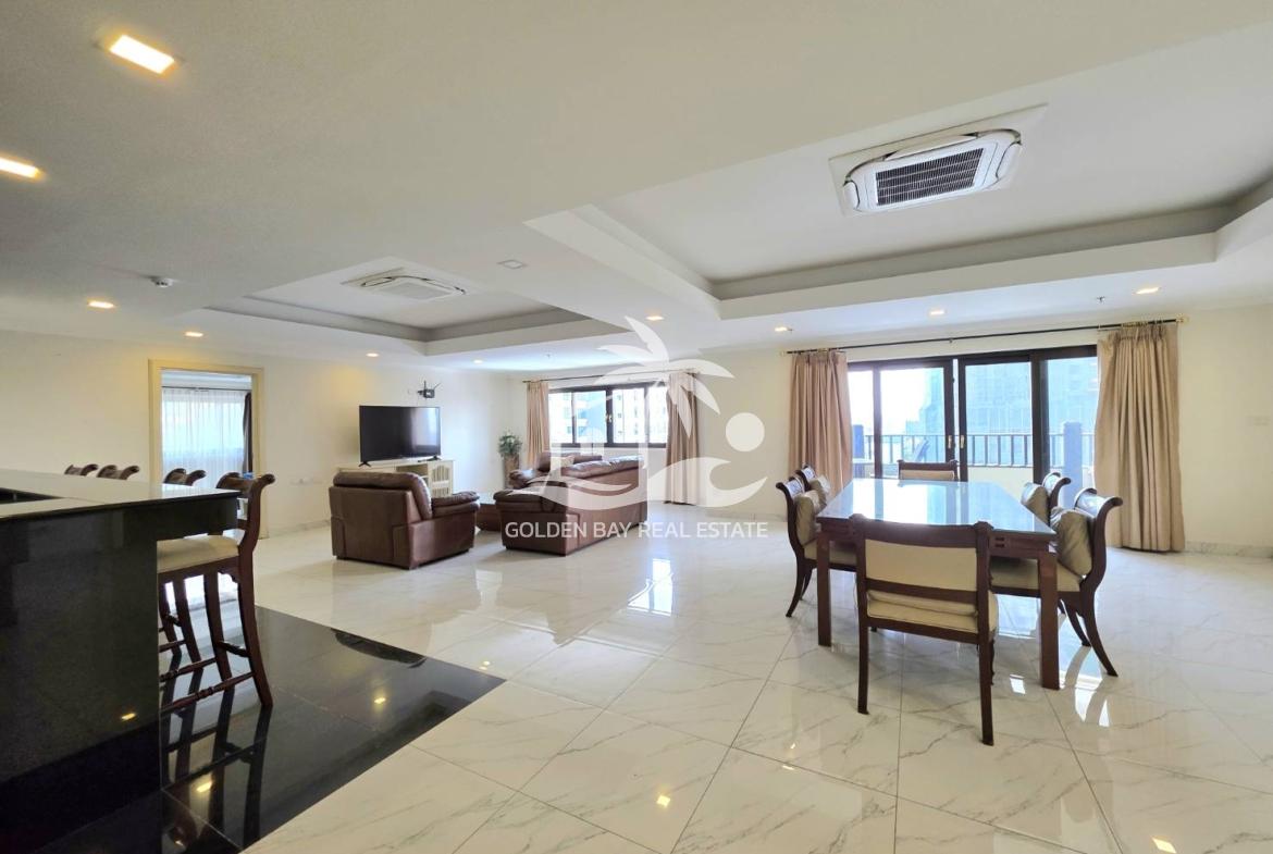 Nirvana Place – Pratumnak Hill