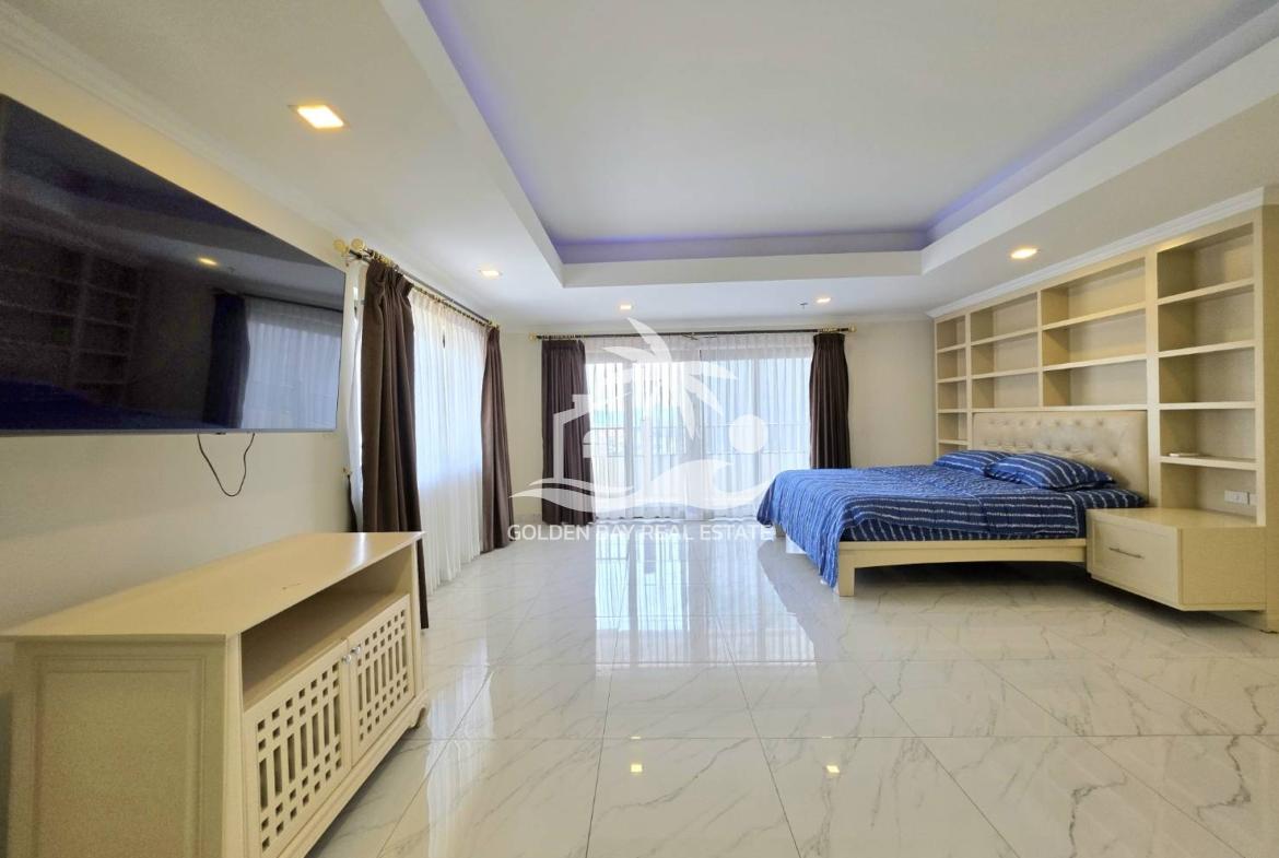 Nirvana Place – Pratumnak Hill