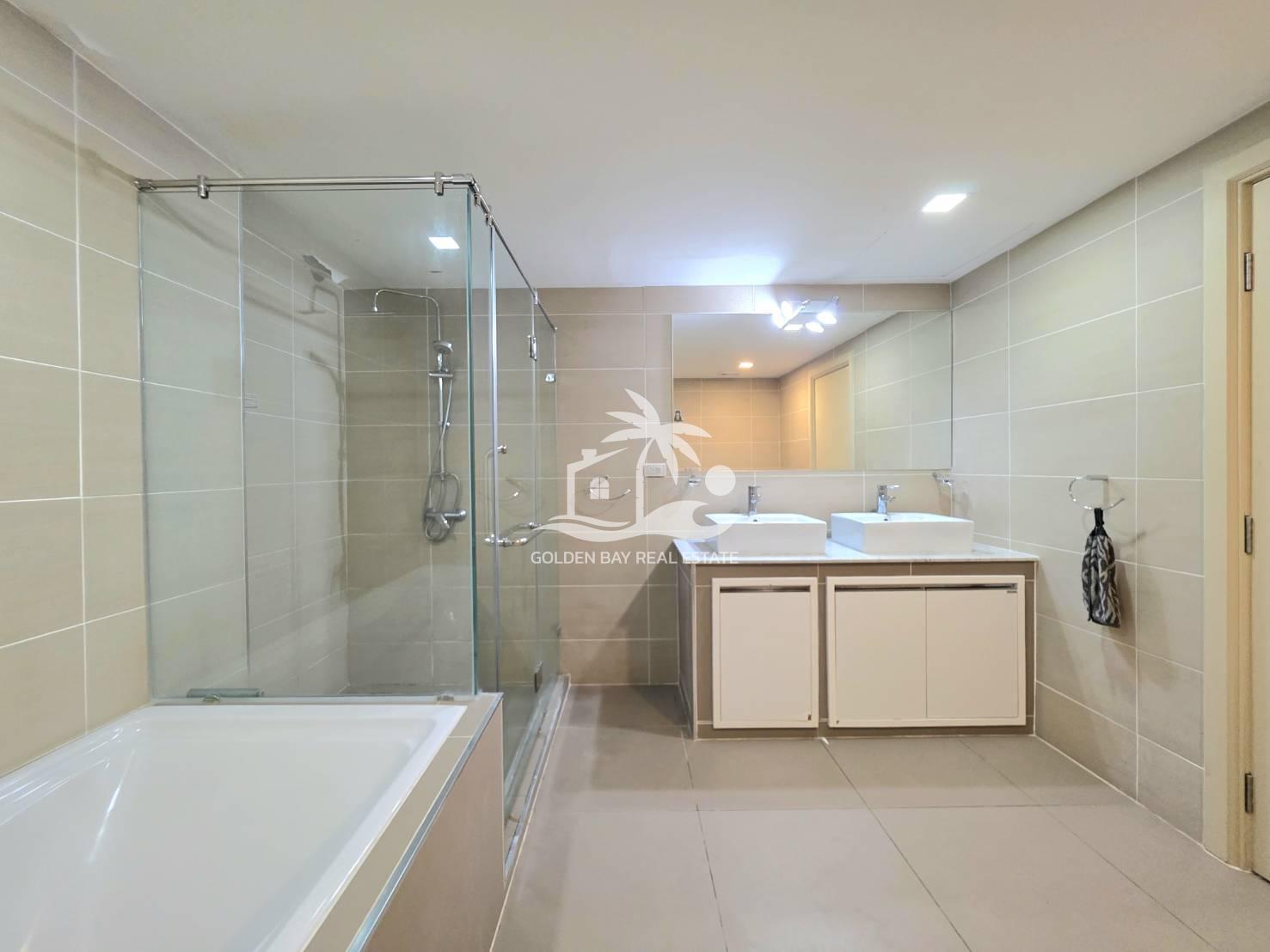 1709301_0 Nirvana Place – Pratumnak Hill