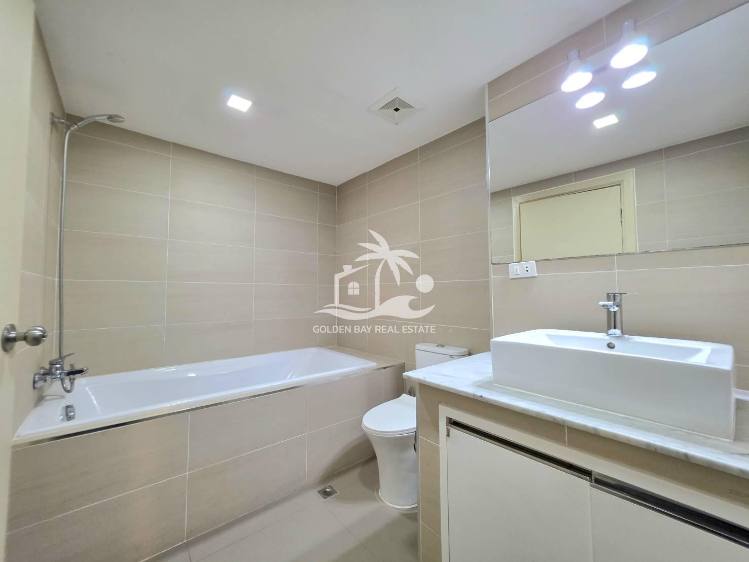 1709308_0 Nirvana Place – Pratumnak Hill