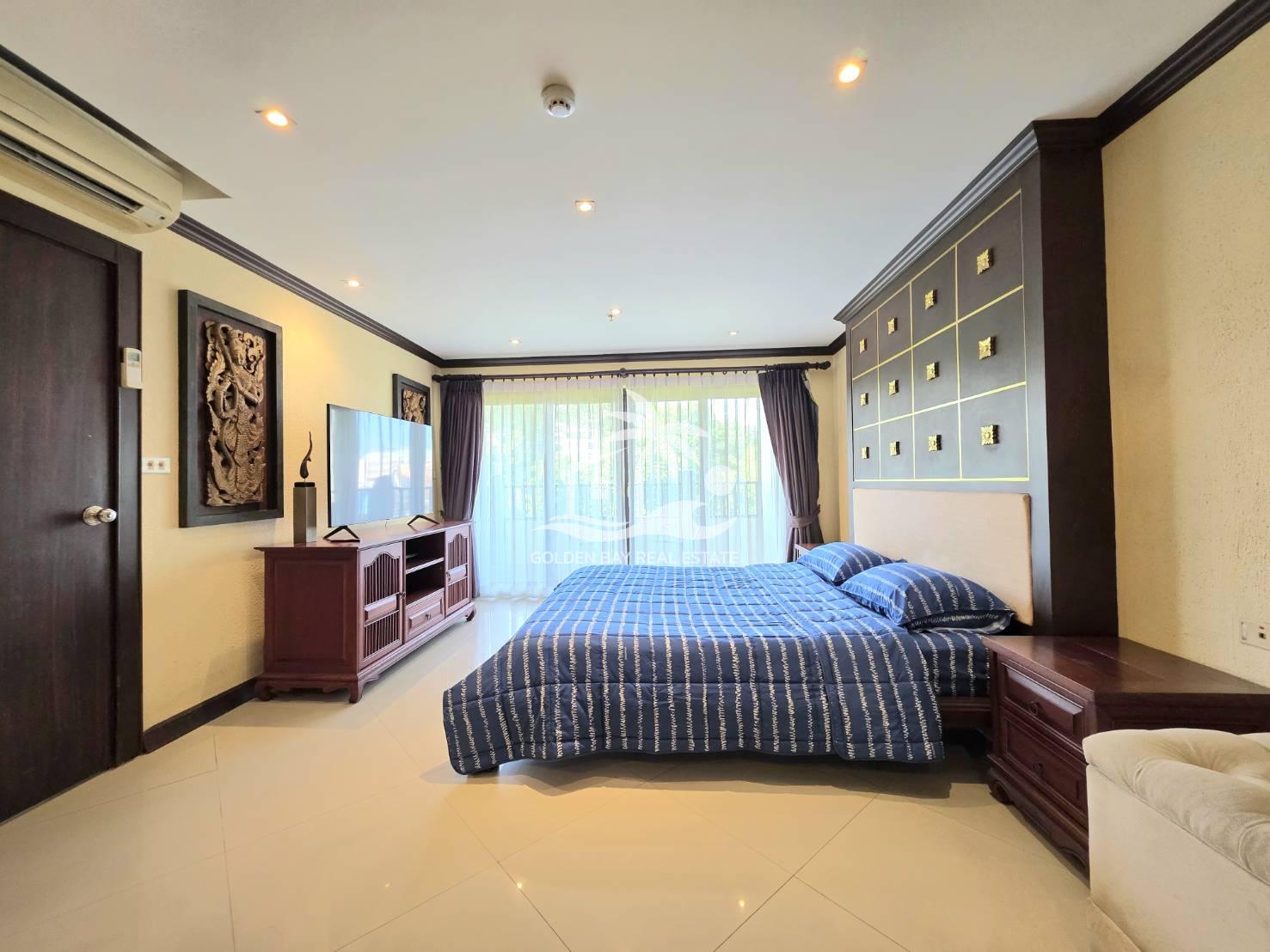 1710182_0 Nirvana Place – Pratumnak Hill