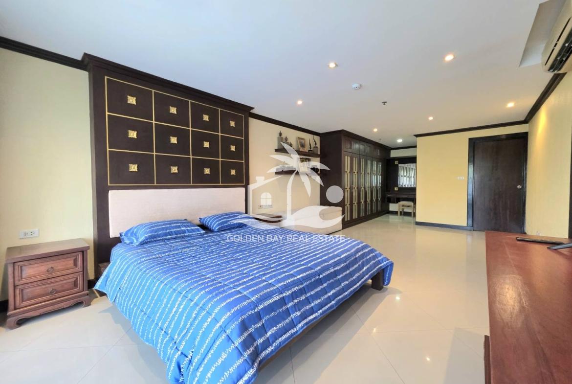 Nirvana Place – Pratumnak Hill