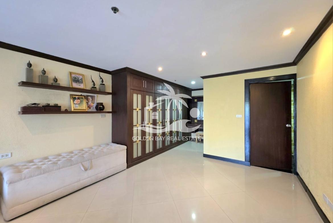 Nirvana Place – Pratumnak Hill