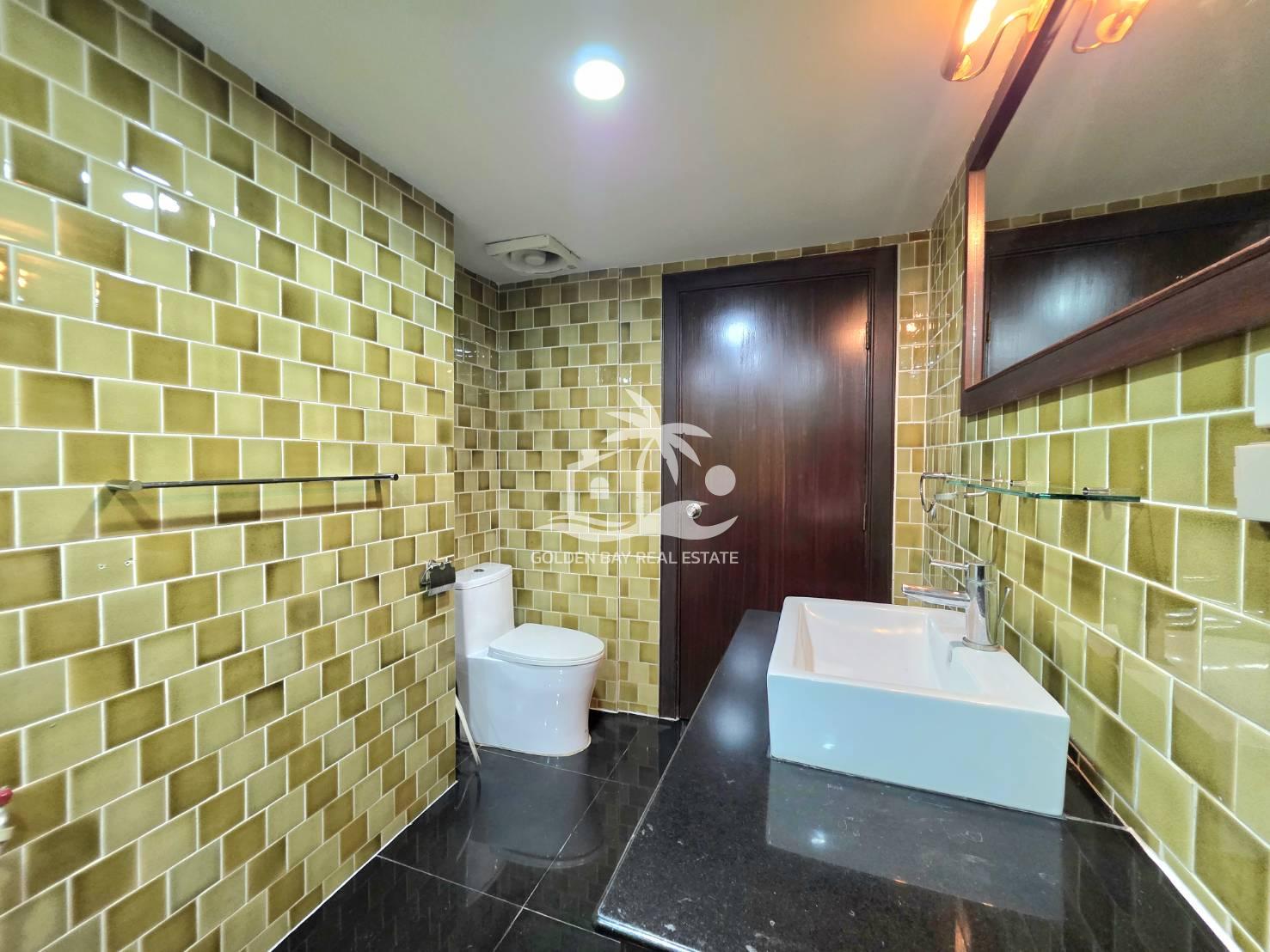 1710190_0 Nirvana Place – Pratumnak Hill