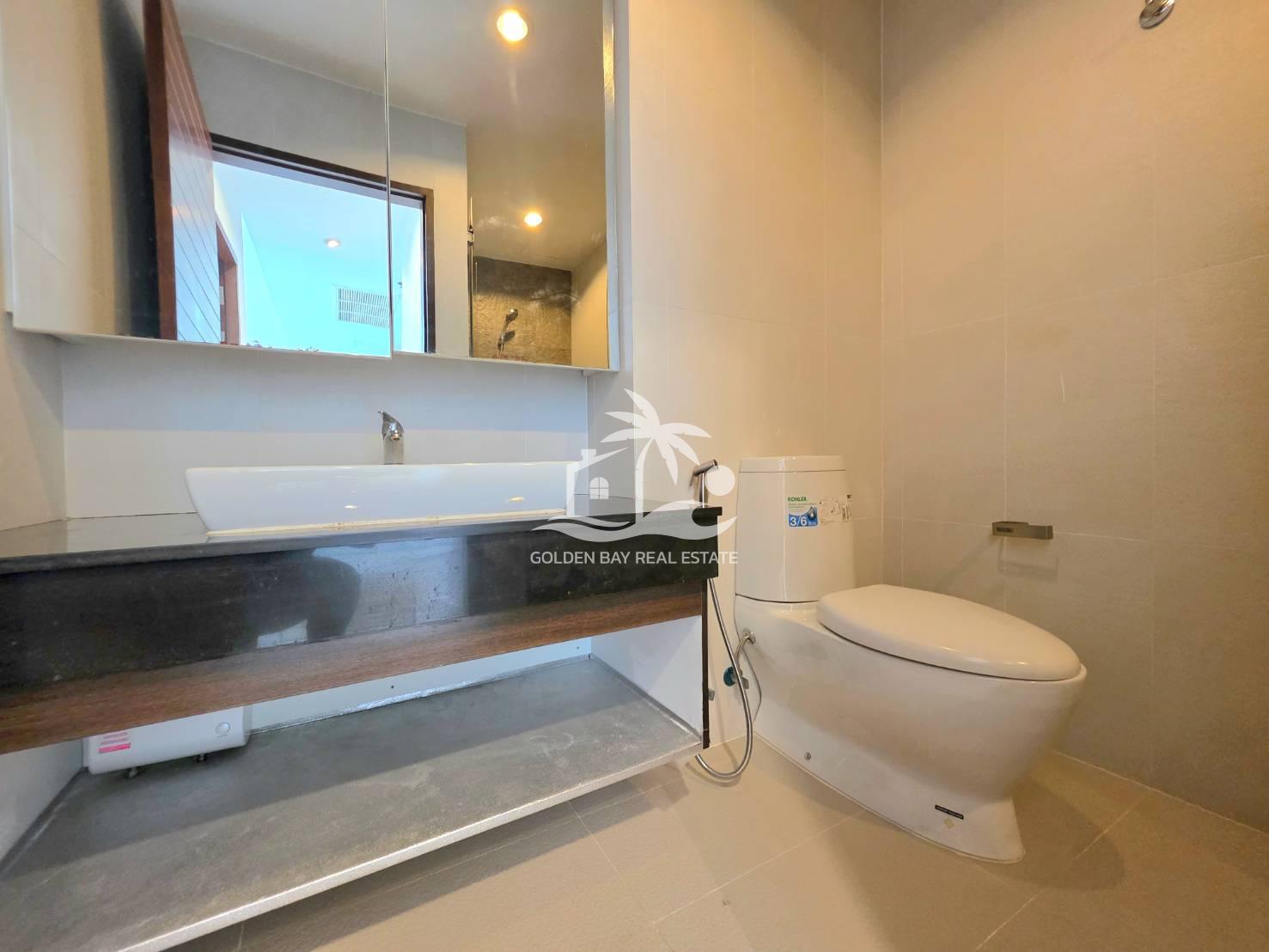 1712576_0 The Axis Condominium – Pratumnak Hill