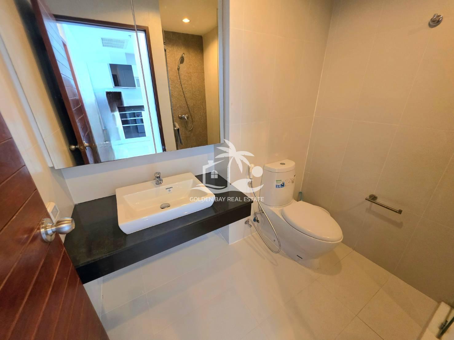 1712597_0 The Axis Condominium – Pratumnak Hill