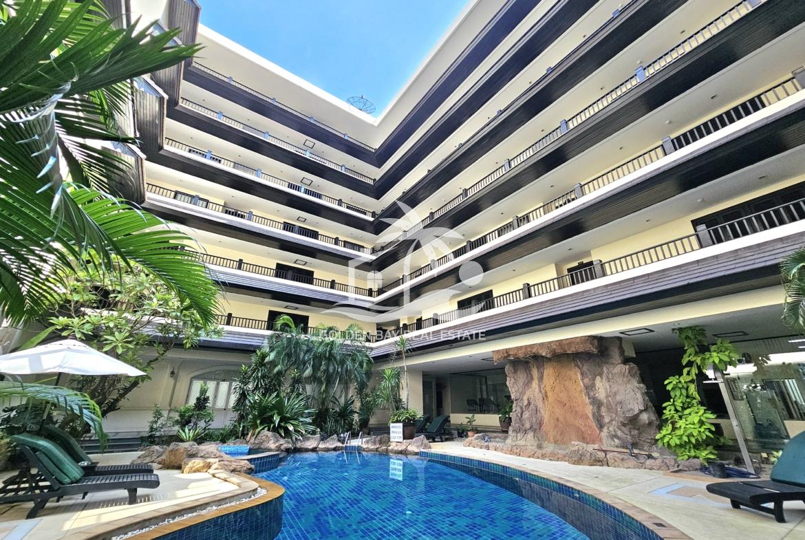 Nirvana Place – Pratumnak Hill