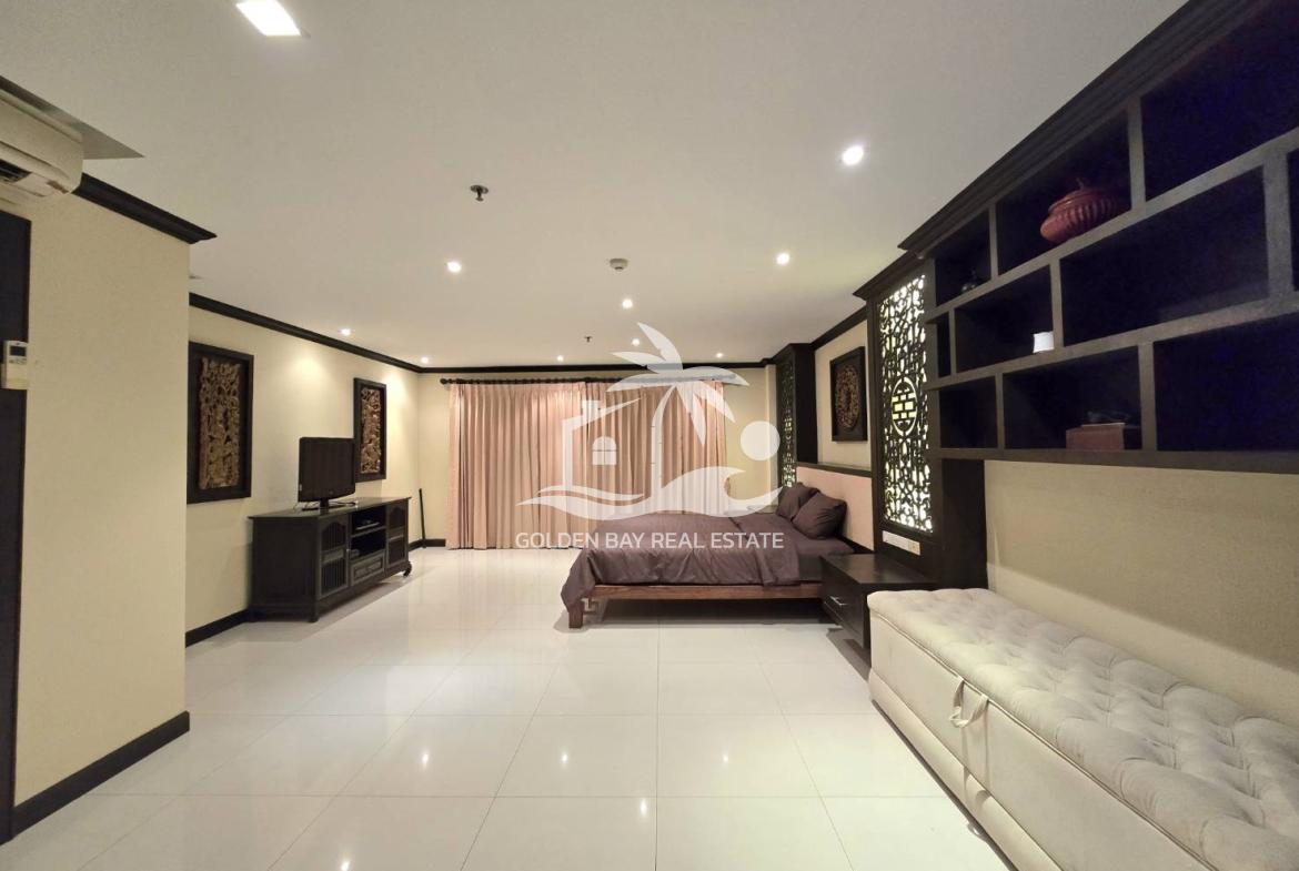 Nirvana Place – Pratumnak Hill