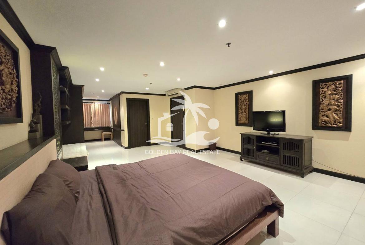 Nirvana Place – Pratumnak Hill