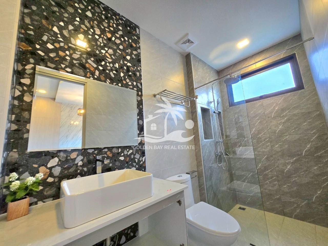 LINE_ALBUM_1054 for sale 12.9 MB_250708_39 Private House Mabprachan Lake – East Pattaya