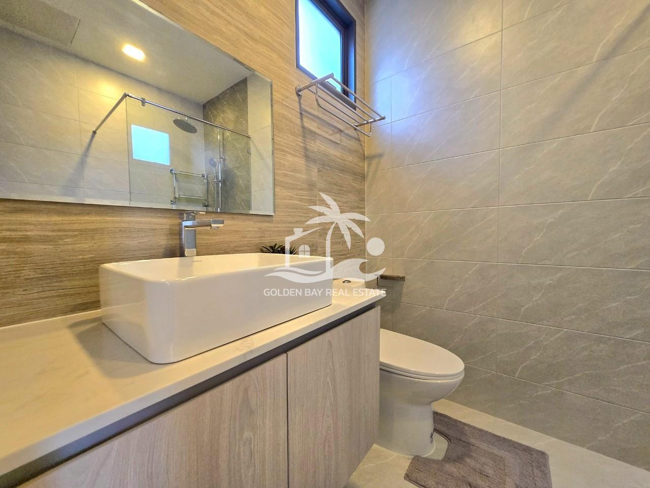 LINE_ALBUM_1054 for sale 12.9 MB_250708_4 Private House Mabprachan Lake – East Pattaya