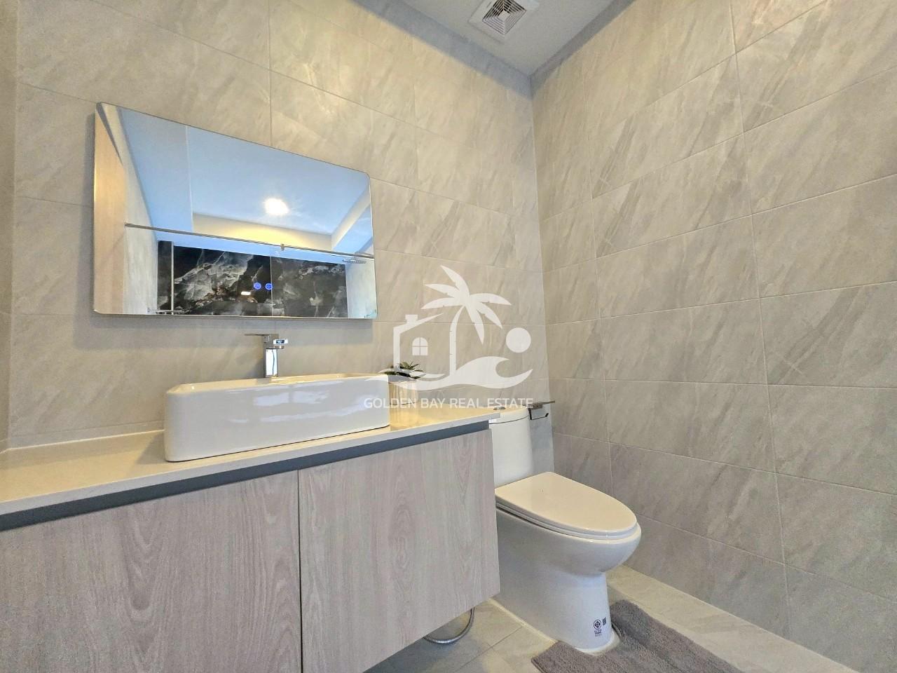 LINE_ALBUM_1054 for sale 12.9 MB_250708_45 Private House Mabprachan Lake – East Pattaya