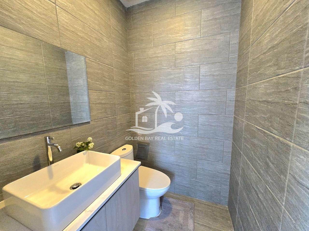LINE_ALBUM_1054 for sale 12.9 MB_250708_46 Private House Mabprachan Lake – East Pattaya