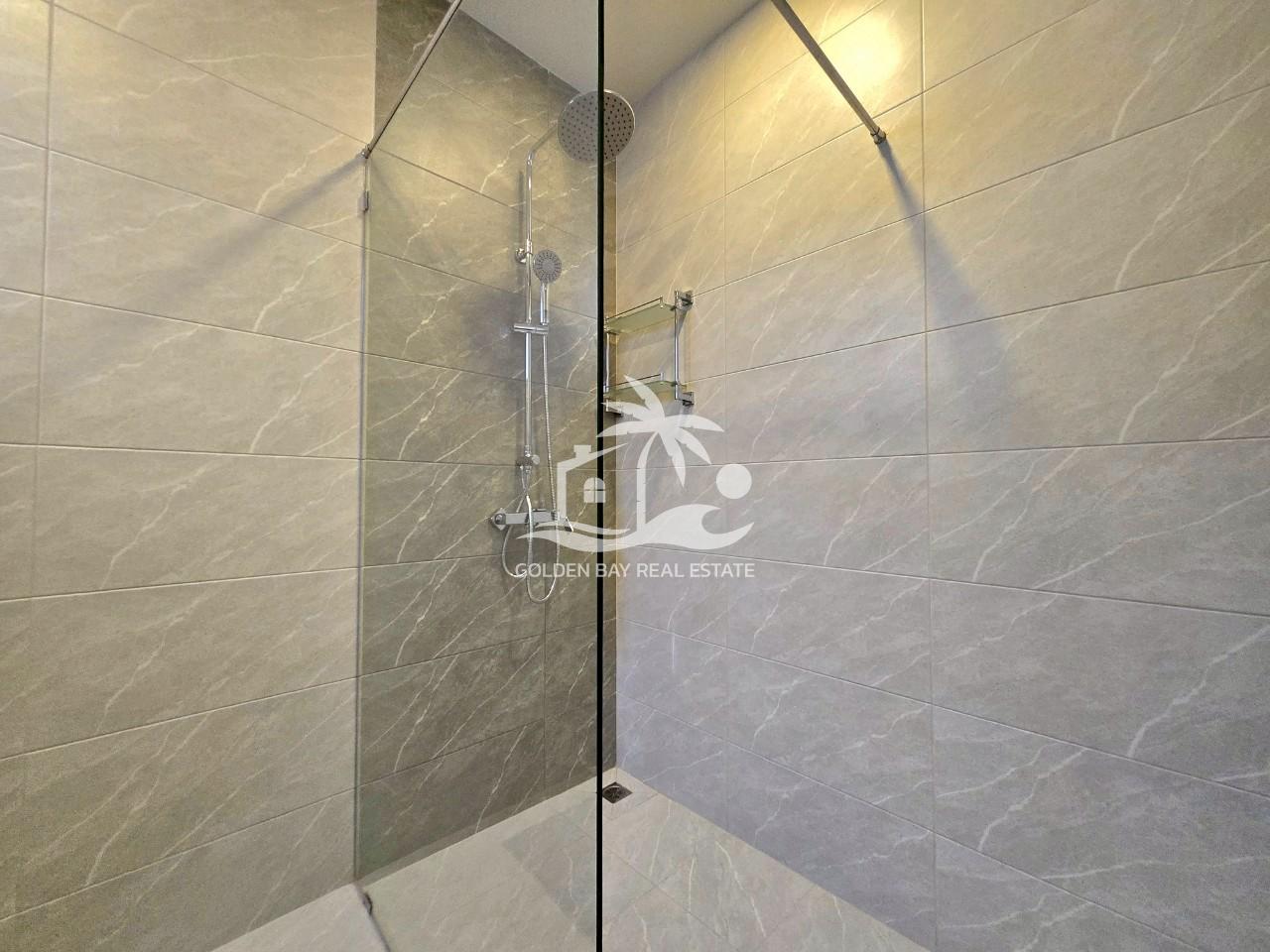 LINE_ALBUM_1054 for sale 12.9 MB_250708_5 Private House Mabprachan Lake – East Pattaya